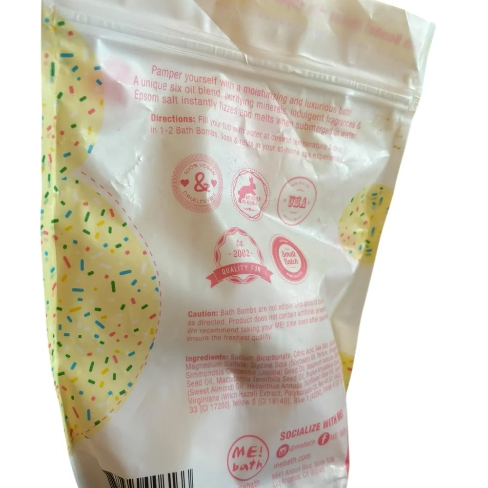 Me! bath Birthday Cake Bath Bombs Makes Skin Super Soft 6 Bath Bombs‎ 10 Oz New